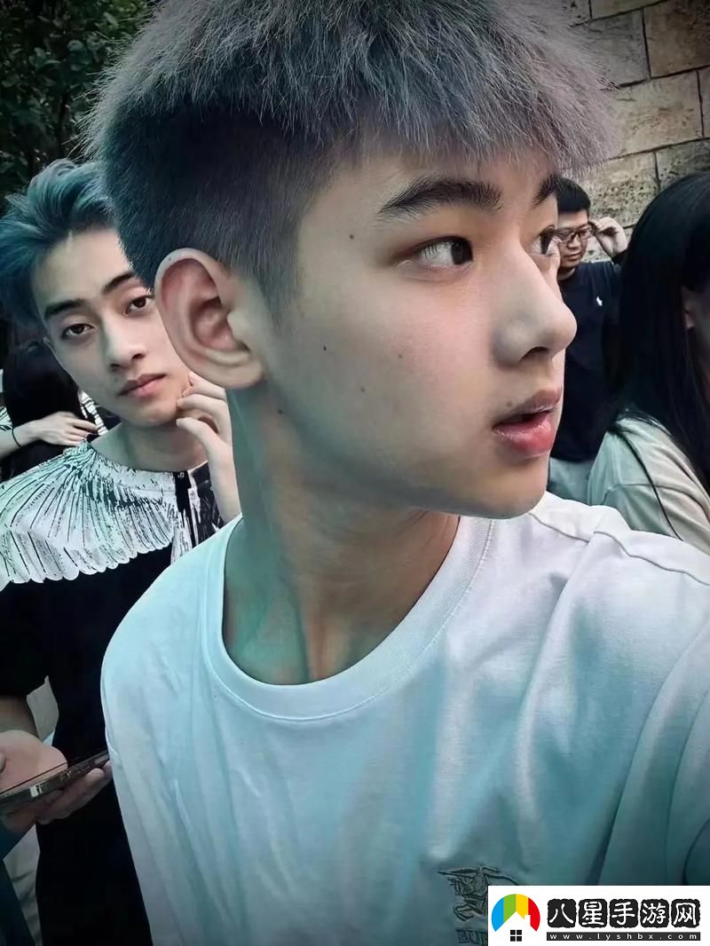 嘿2023看那彩虹男孩！